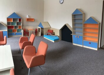 Dětská herna ve stylu dřevěného městečka