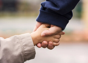 Pěstounské centrum vzdělává pěstouny i odbornou veřejnost o poruchách citových vazeb