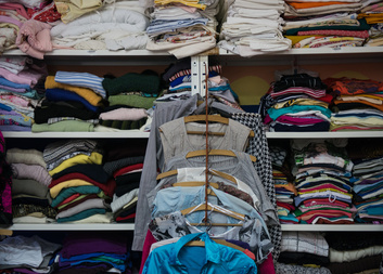 Šatníky potřebují nejen zimní věci