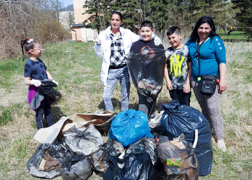 Na Sociální ubytovně tvoří, uklízí okolí a užívají si mediální zájem