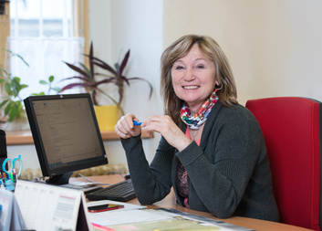 Šatníky vydají každý den 60 lidem 300 kusů oblečení